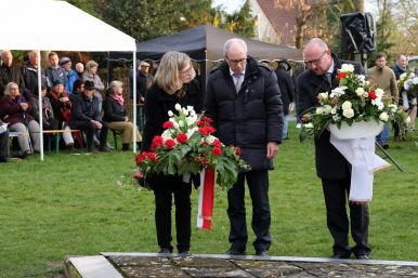 Gedenkfeier für die Opfer der SS-Gewalt in Wewelsburg 1939-1945